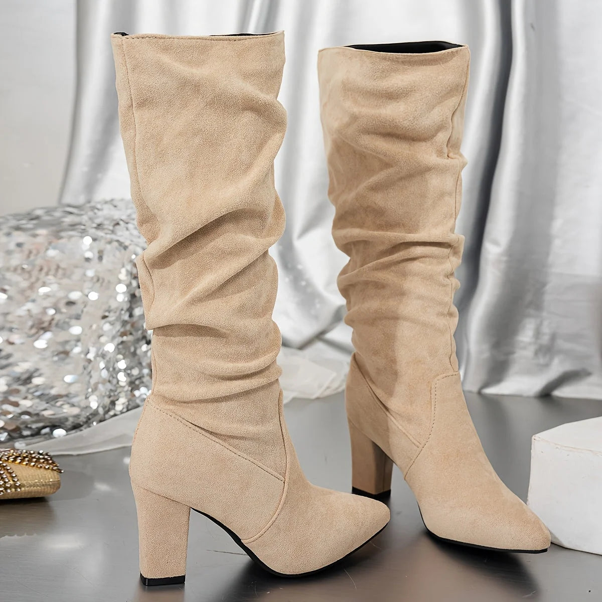 84930893185352